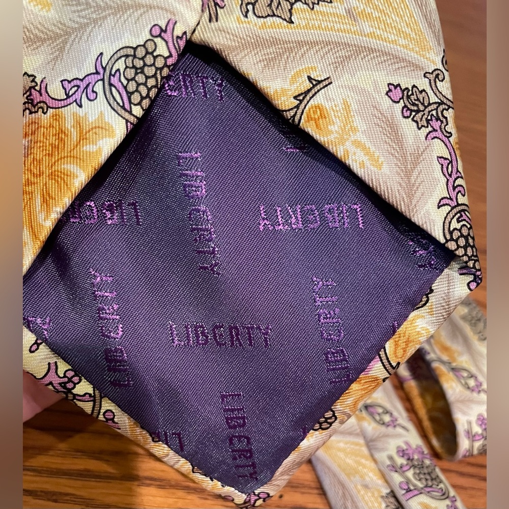 EUC LIBERTY Tie, gold/purple colors, grape vine flower pattern. - Picture 4 of 7